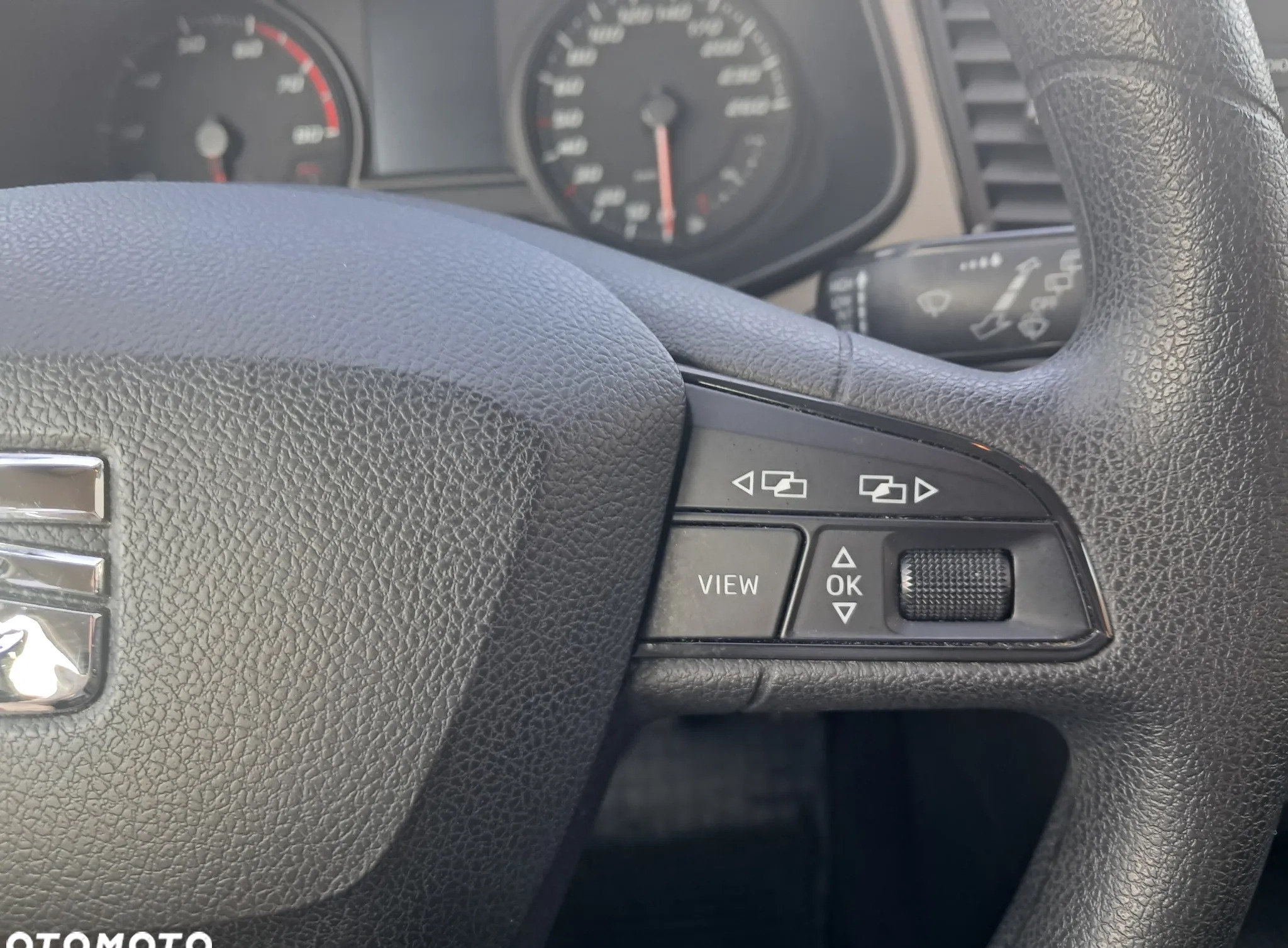 Seat Leon cena 35900 przebieg: 125000, rok produkcji 2018 z Wrocław małe 172